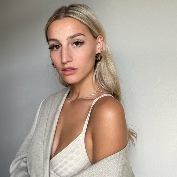 Meet your Posher, Shannon - Picture 1 of 1